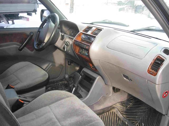 Nissan Terrano 1999