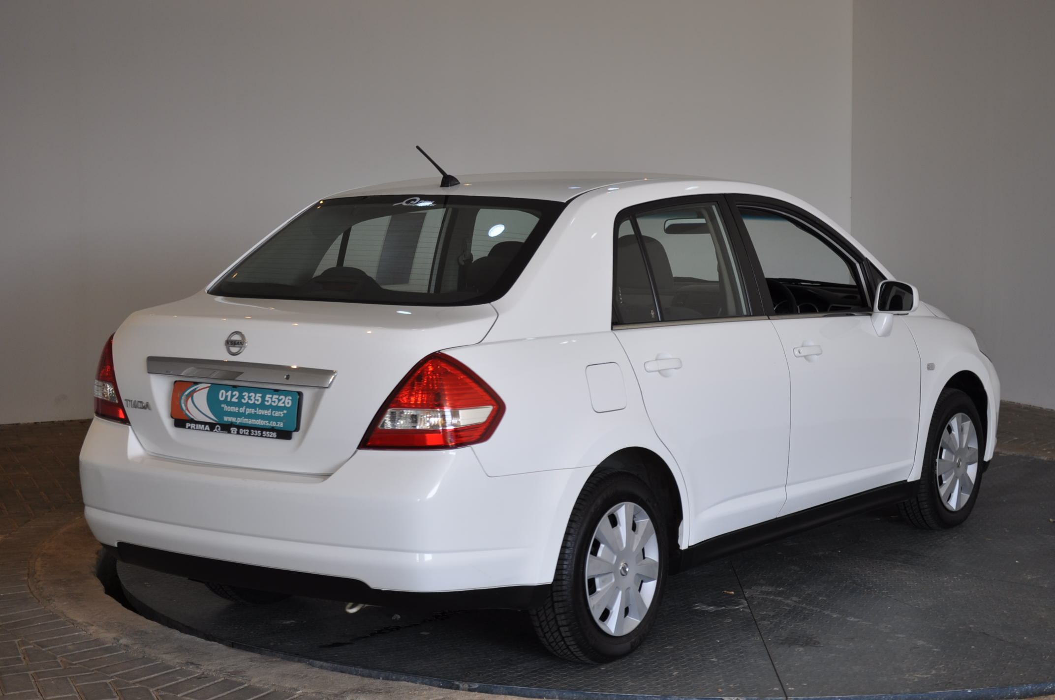 Nissan Tiida 1.6 Visia