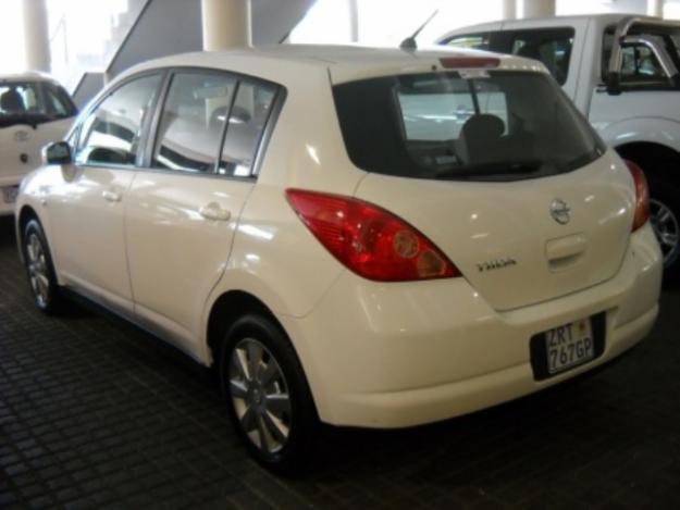 Nissan Tiida 1.6 Visia