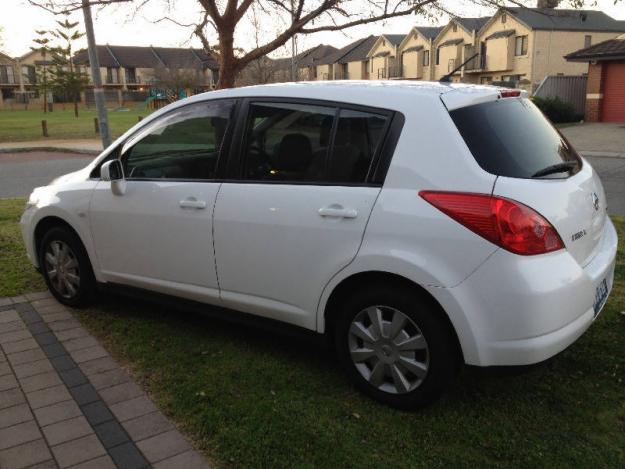 Nissan Tiida 1.6 Visia