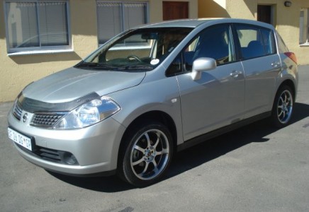 Nissan Tiida 1.6 Visia