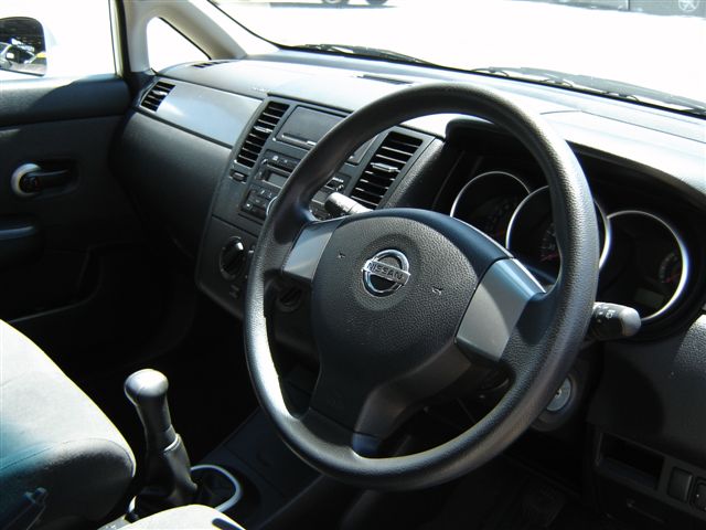 Nissan Tiida 1.6