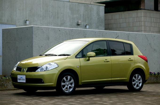 Nissan Tiida 2005