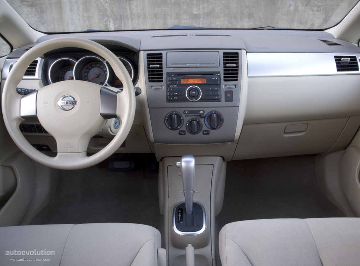 Nissan Tiida 2006