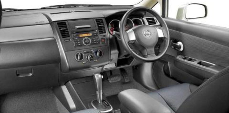 Nissan Tiida 2007