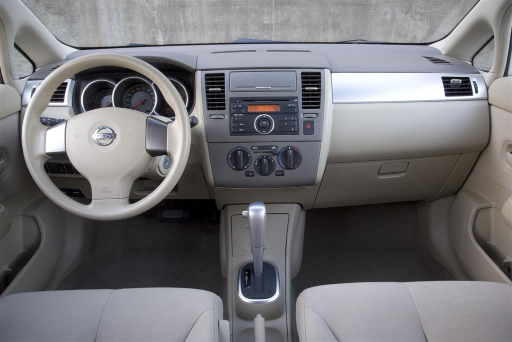 Nissan Tiida 2008 Hatchback