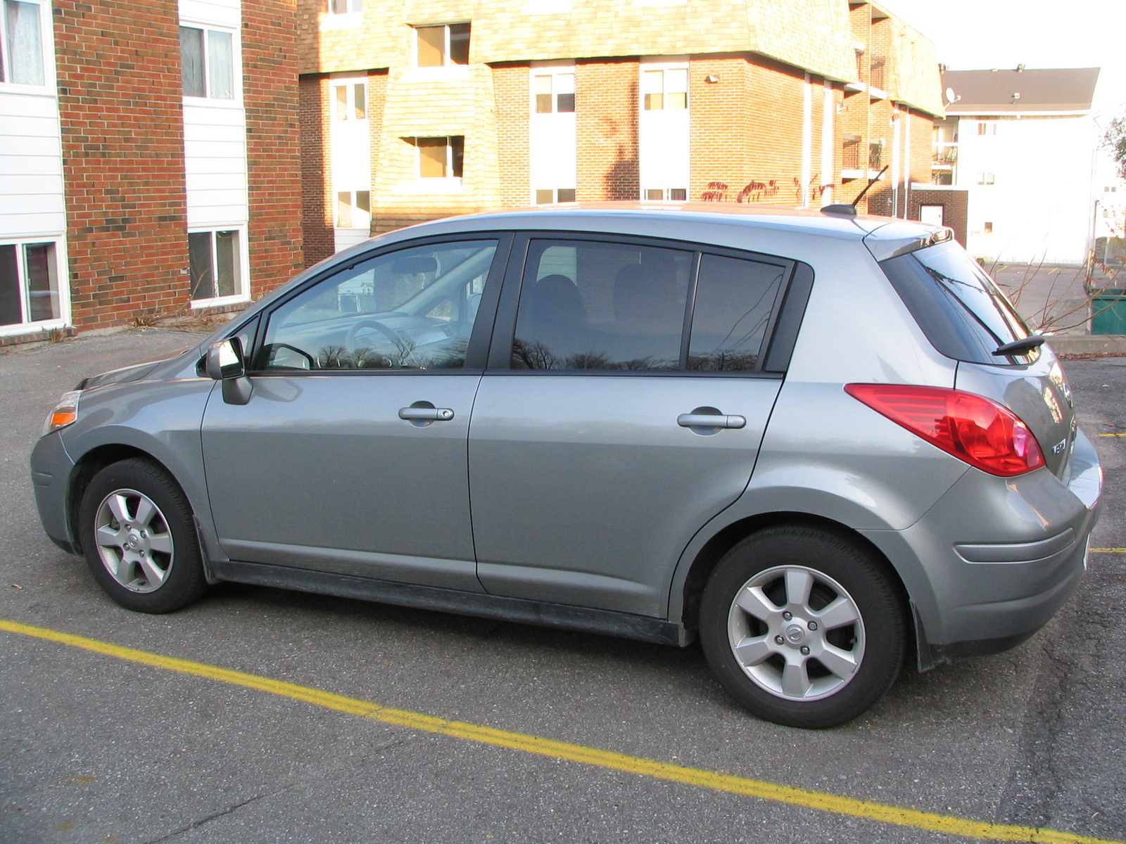 Nissan Tiida 2008 Hatchback