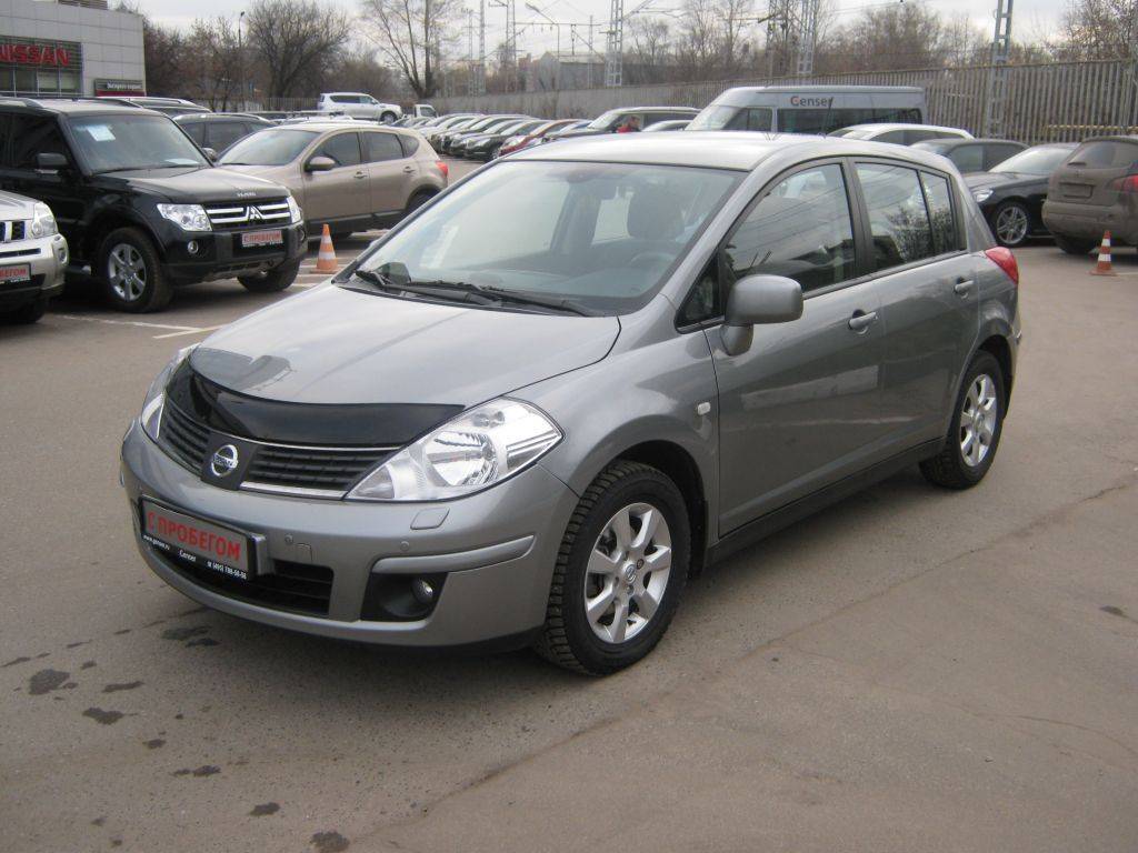Nissan Tiida 2010