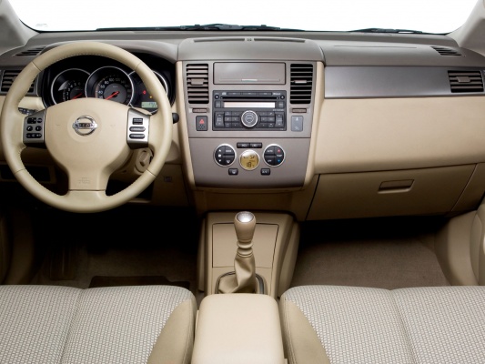 Nissan Tiida 2010