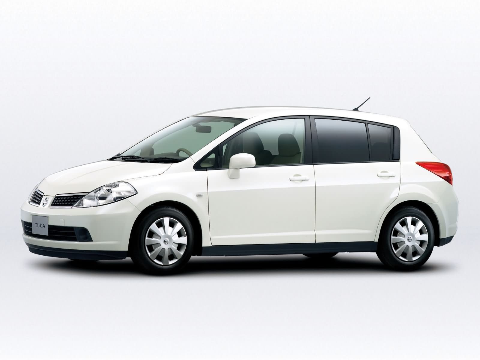 Nissan Tiida 2011 Nissan Tiida 2011