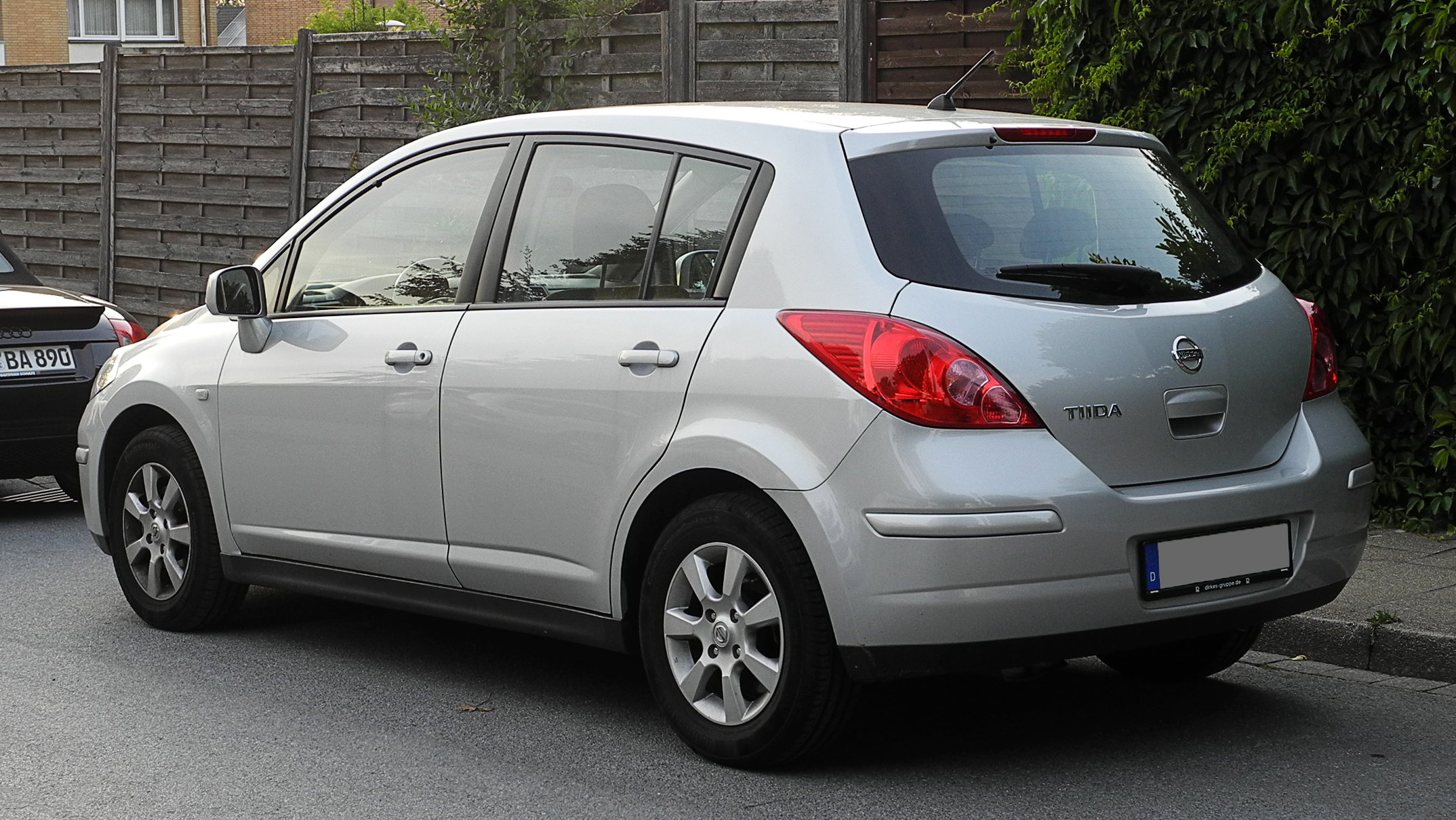 Nissan Tiida 2011