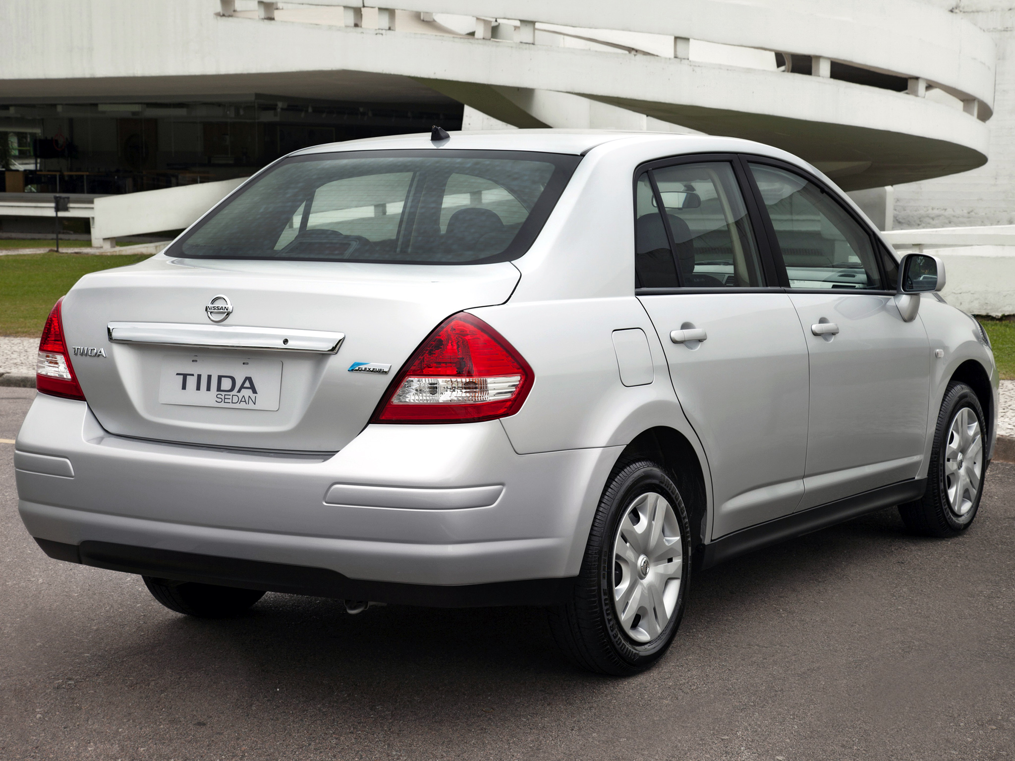 Nissan Tiida 2012 Sedan