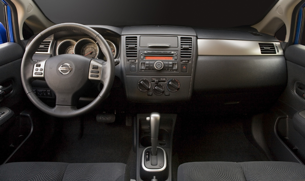 Nissan Tiida 2012