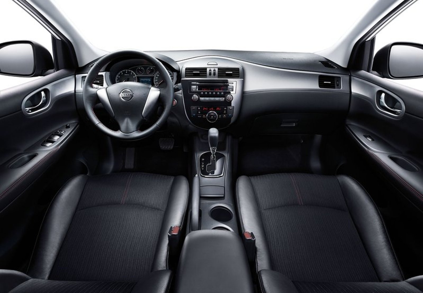 Nissan Tiida 2013