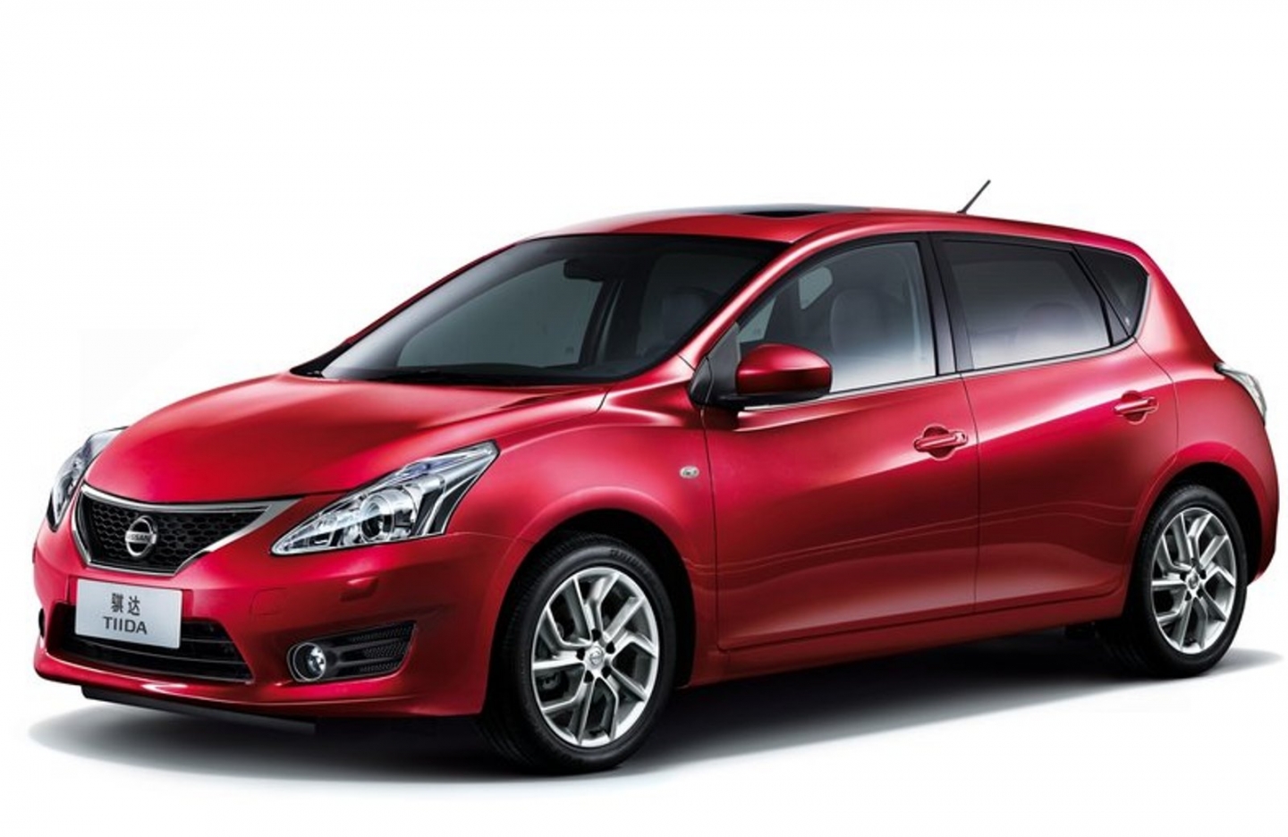 Nissan Tiida 2013