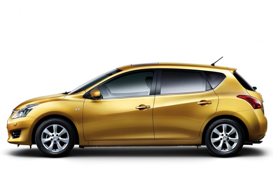 Nissan Tiida 2015 Hatchback