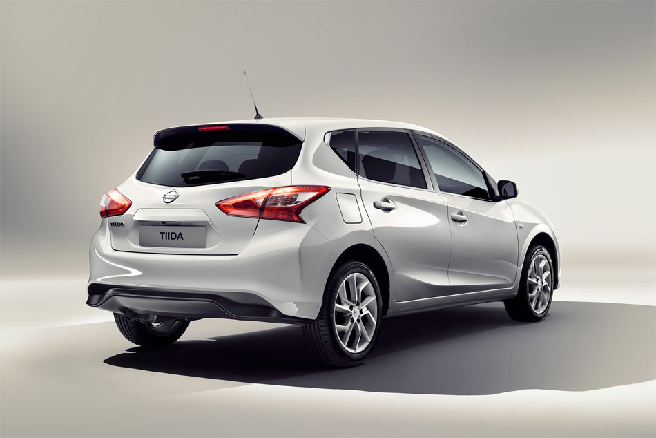 Nissan Tiida 2015 Hatchback