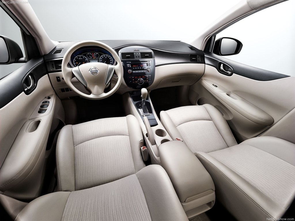 Nissan Tiida C12