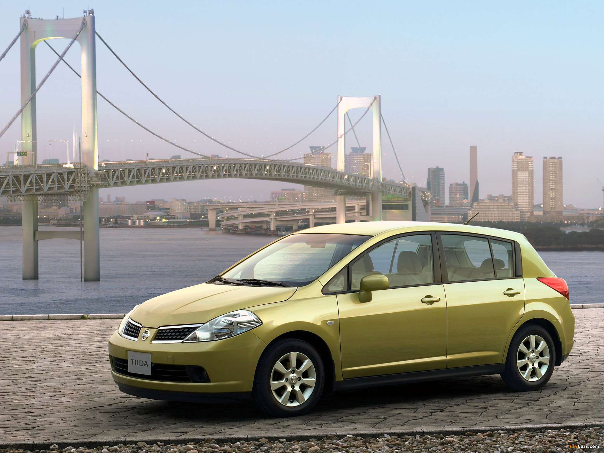 Nissan Tiida Hatchback 2005