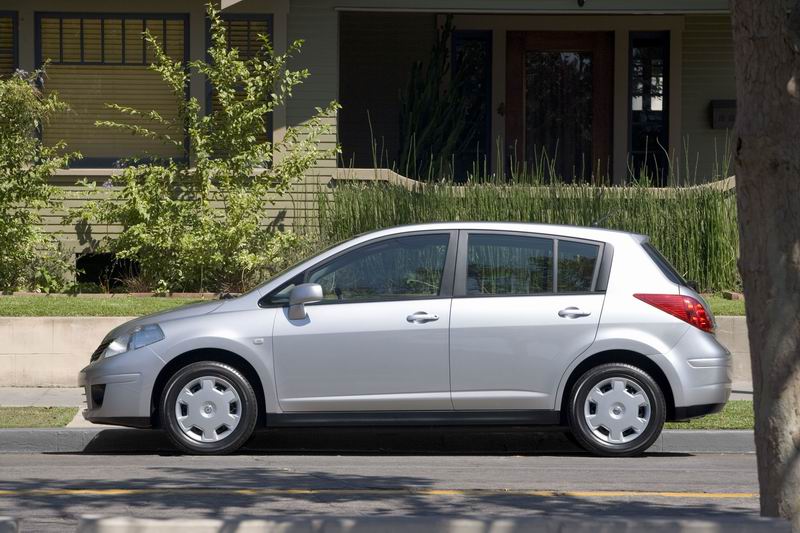Nissan Tiida Hatchback 2005