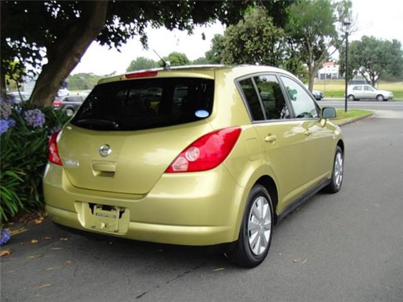 Nissan Tiida Hatchback 2005