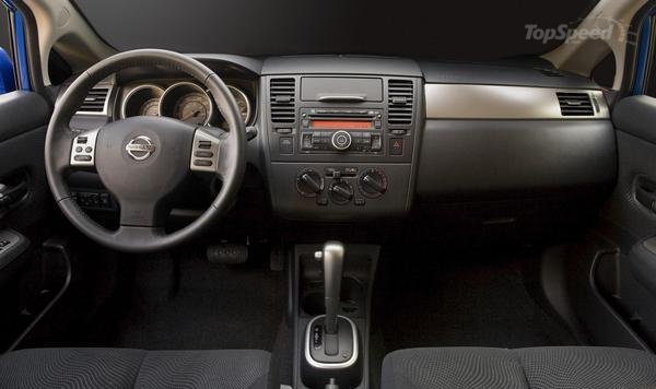Nissan Tiida Hatchback 2010