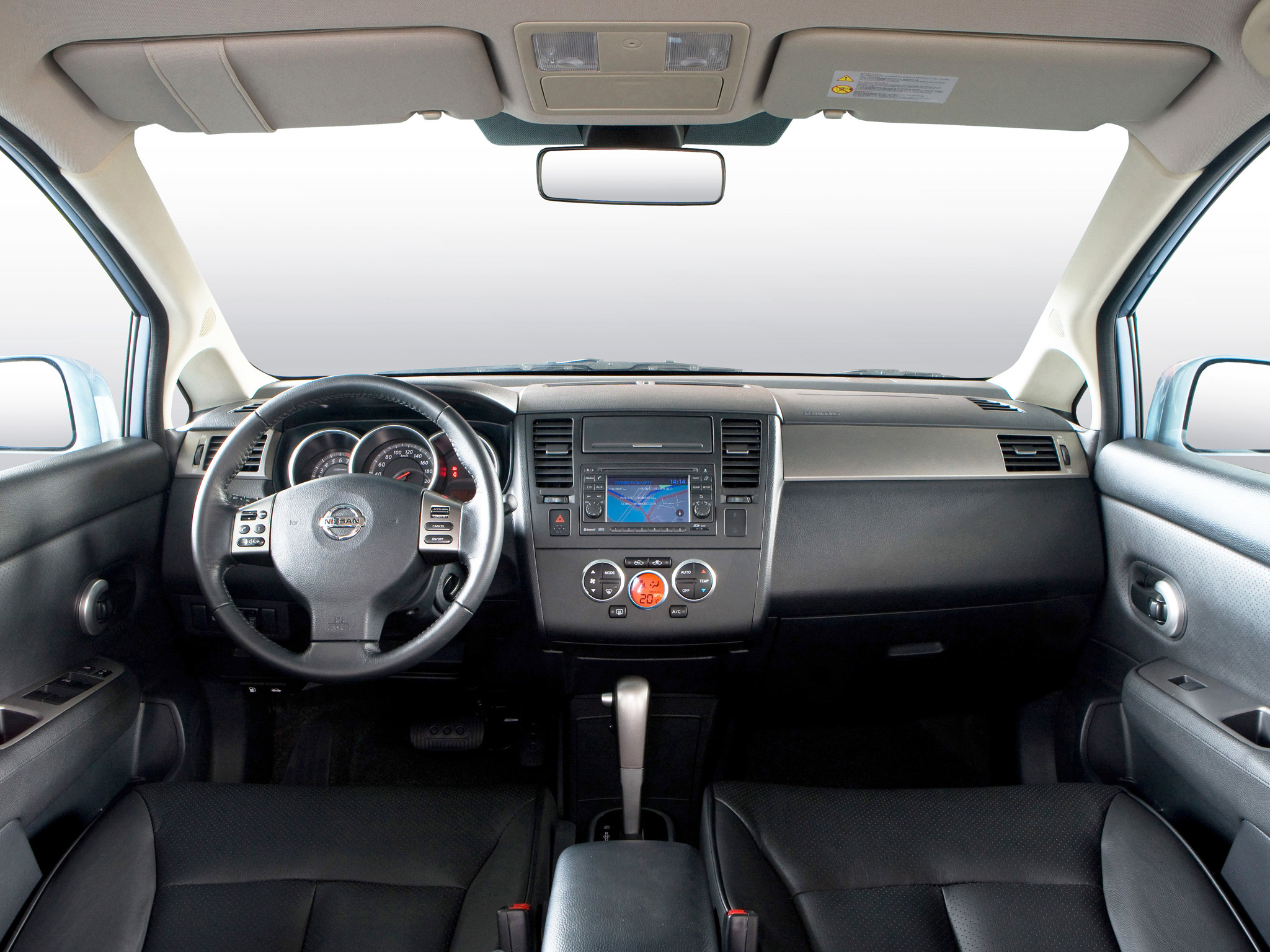 Nissan Tiida Hatchback 2010