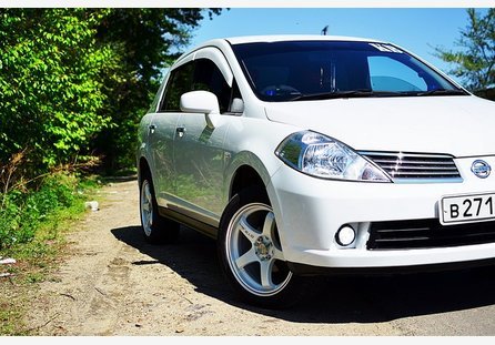 Nissan Tiida Latio 2005