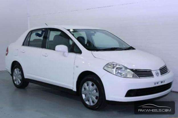 Nissan Tiida Latio 2007
