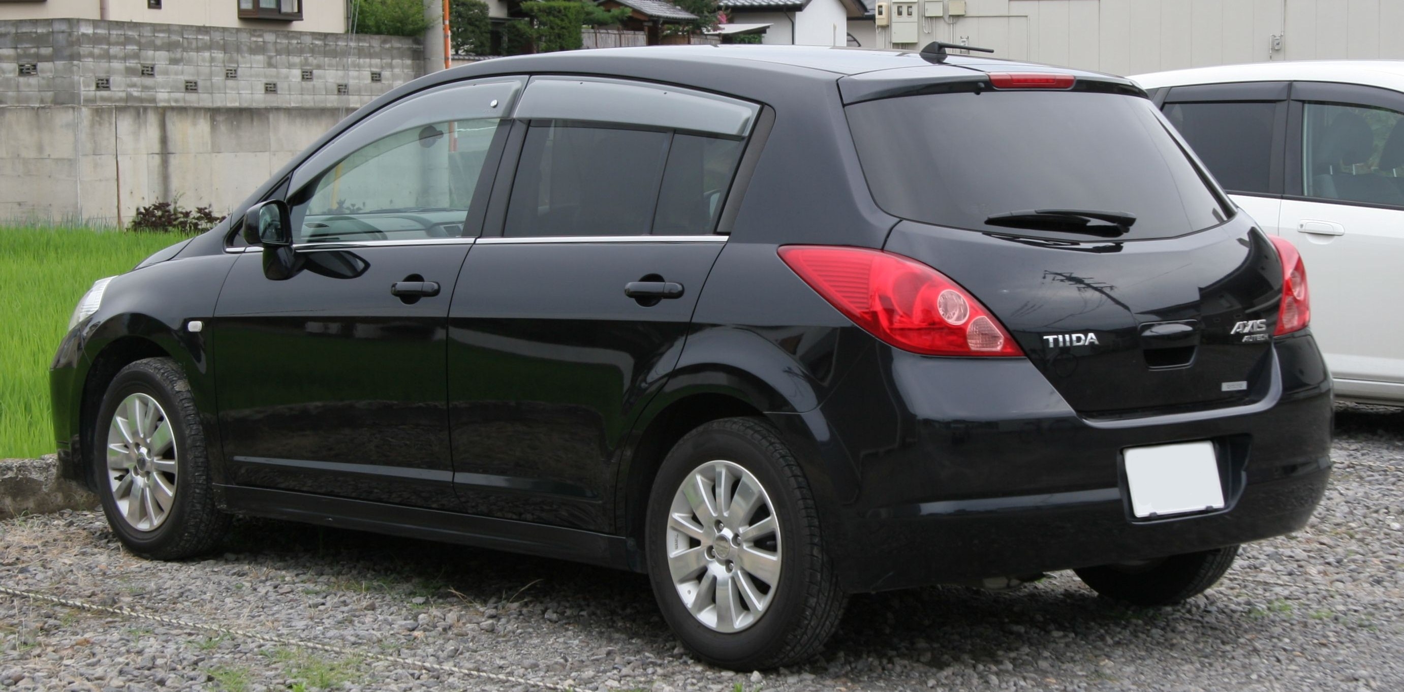 Nissan Tiida Se