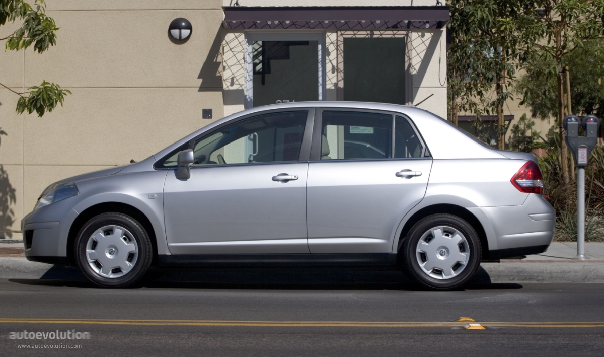 Nissan Tiida Sedan 2008