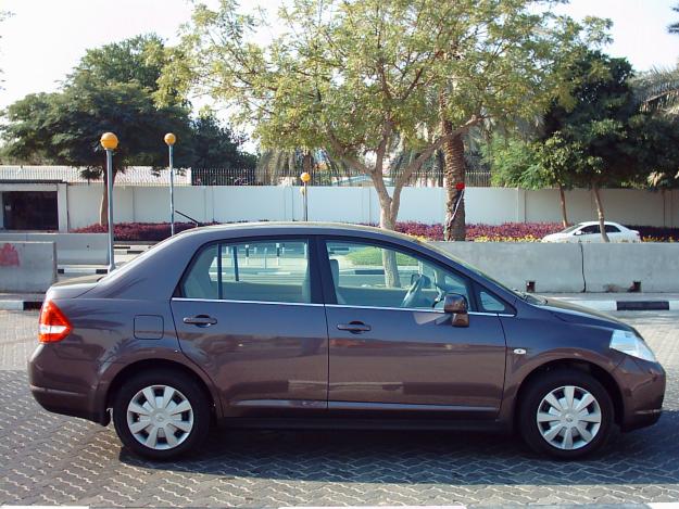 Nissan Tiida Sedan 2008