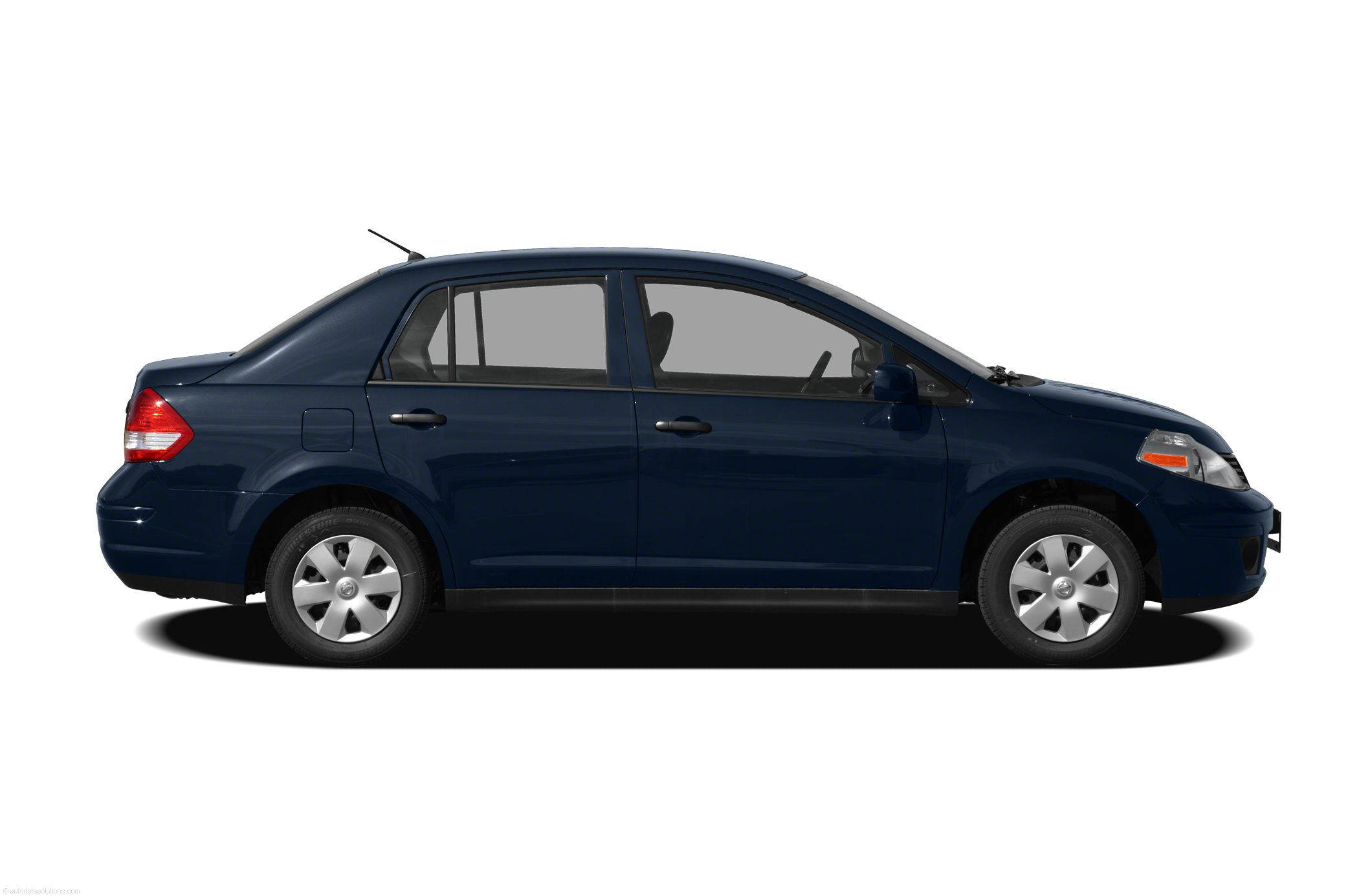 Nissan Tiida Sedan 2011
