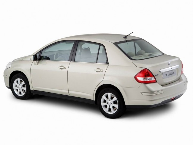 Nissan Tiida Sedan 2011