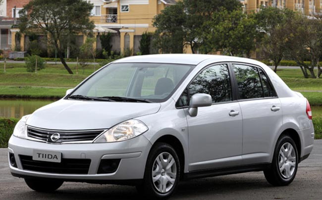 Nissan Tiida Sedan 2011