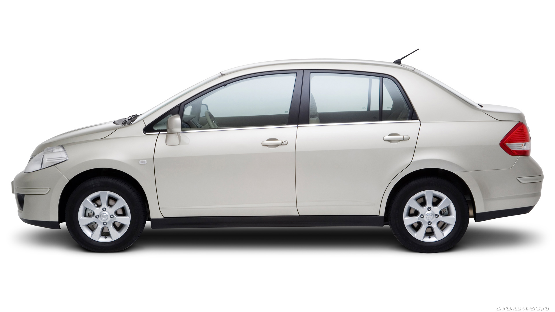 Nissan Tiida Sedan 2014