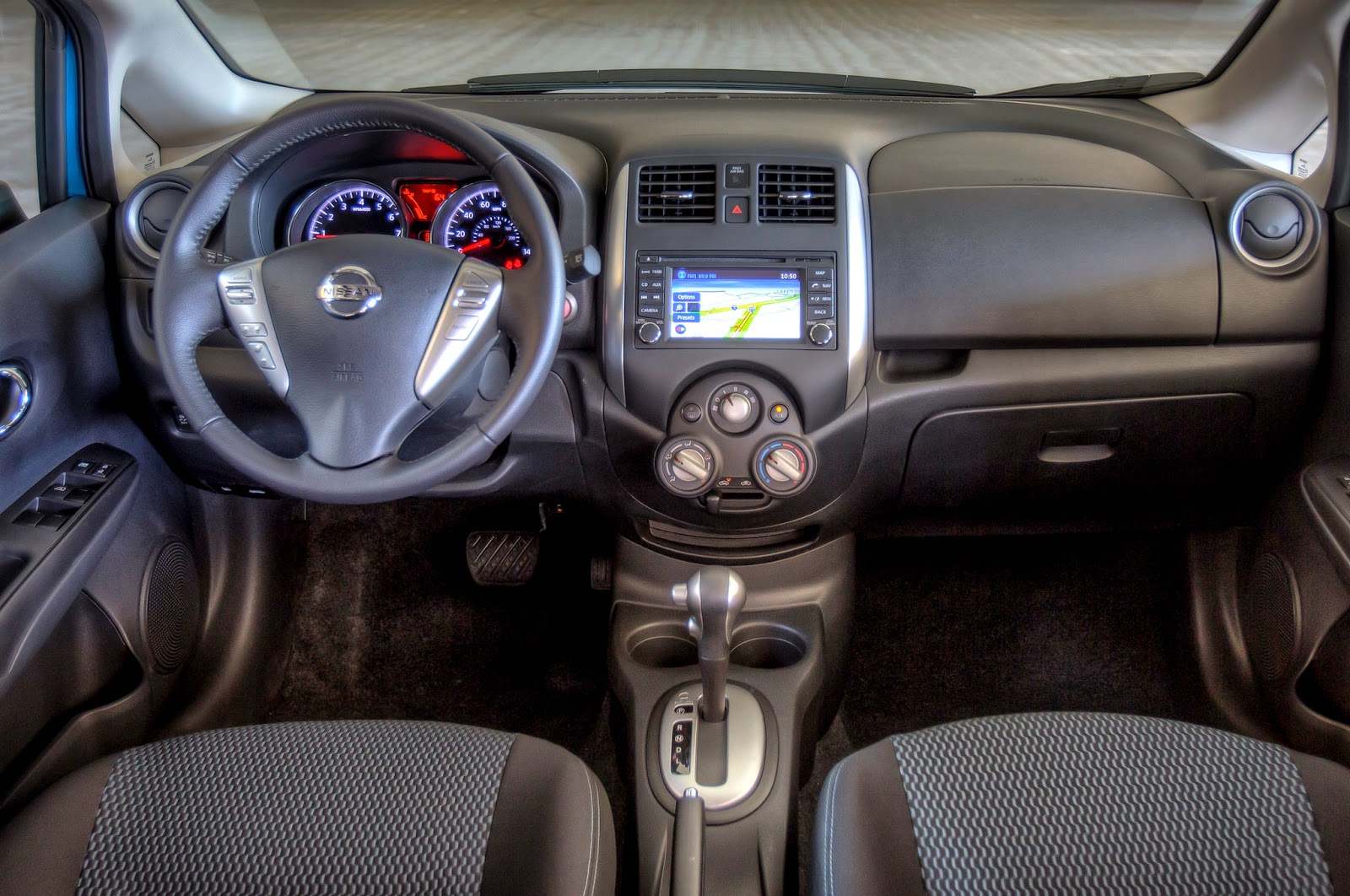 Nissan Tiida Sedan 2014