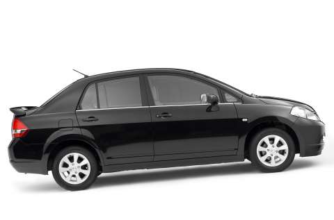 Nissan Tiida Sedan