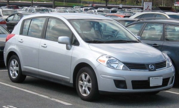 Nissan Tiida St