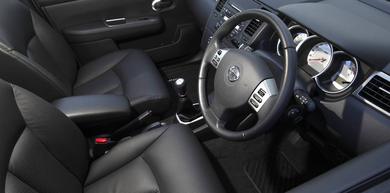 Nissan Tiida Ti