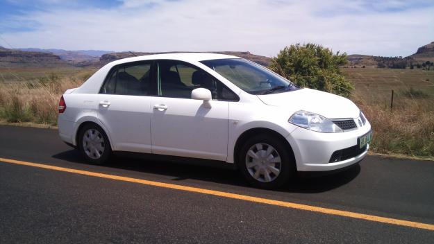 Nissan Tiida Visia