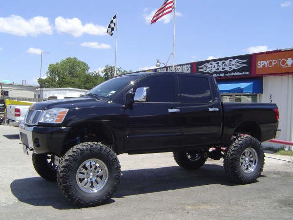 Nissan Titan Lifted