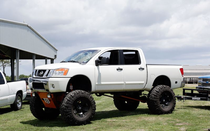 Nissan Titan Lifted