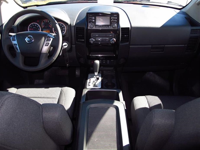 Nissan Titan Sv