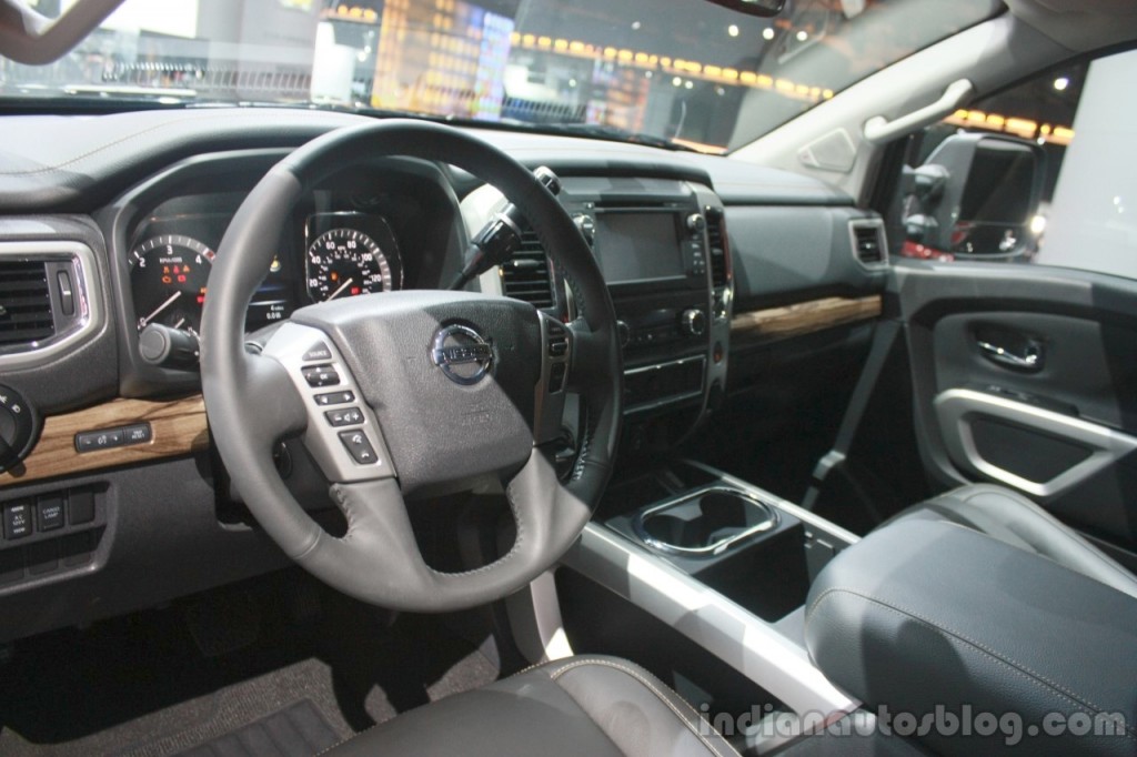 Nissan Titan V6