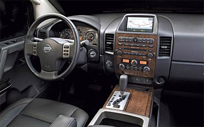 Nissan Titan V8