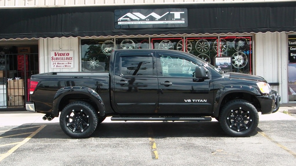 Nissan Titan V8