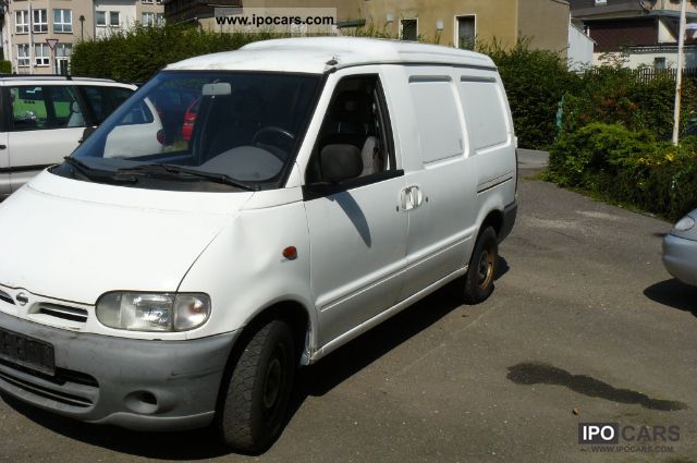 Nissan Van 2000