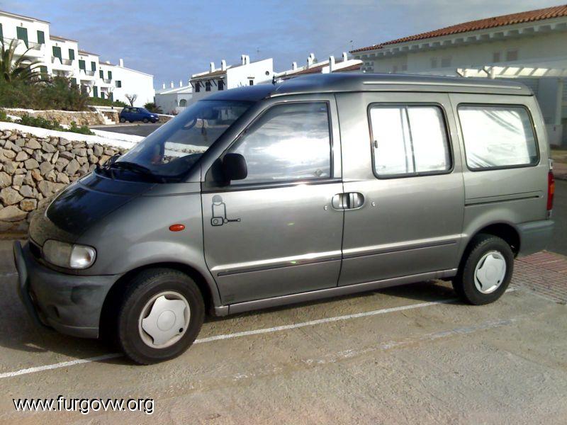 Nissan Van 2000