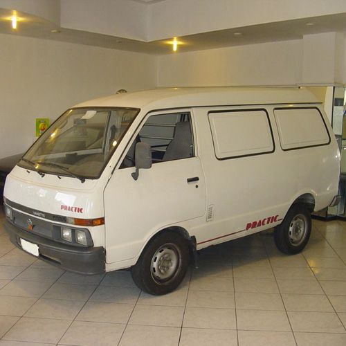 Nissan Vanette C220